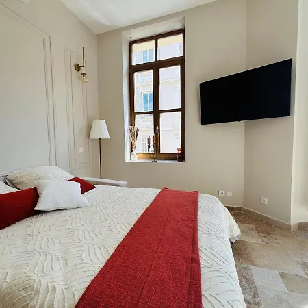 Le Sainte Rose Standing, Center On Foot Apartment *