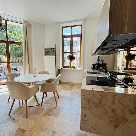 Le Sainte Rose Standing, Center On Foot Apartment *